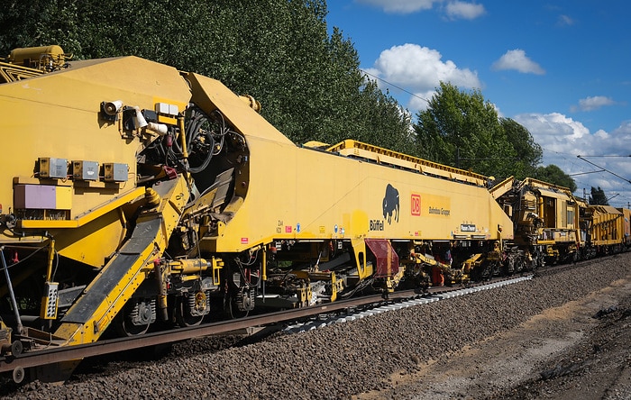 DB284825 Schnellumbauzug SUM 315 "Büffel"