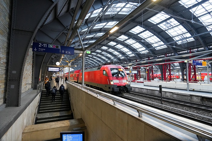 DB290056 Abschluss Hallendach-Erneuerung Berlin Ostbahnhof