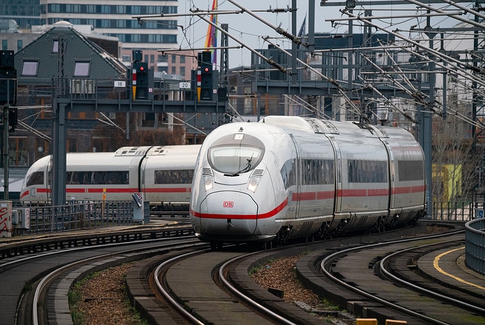 DB290587 ICE 3neo auf der Berliner Stadtbahn