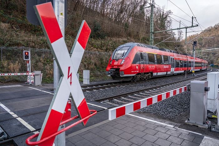 DB290729 Wiedereröffnung Ahrtalbahn