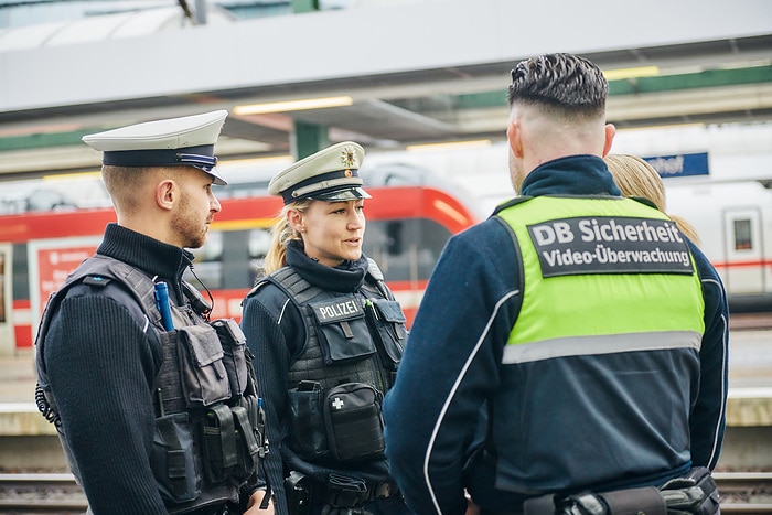 DB292528 Bundespolizei und DB Sicherheit