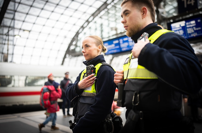 DB294068 Bodycam im Einsatz bei DB Sicherheit