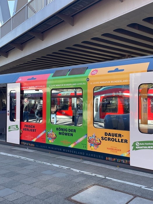 DB297923 S-Bahn Hamburg gratuliert zu 25 Jahre MiWuLa