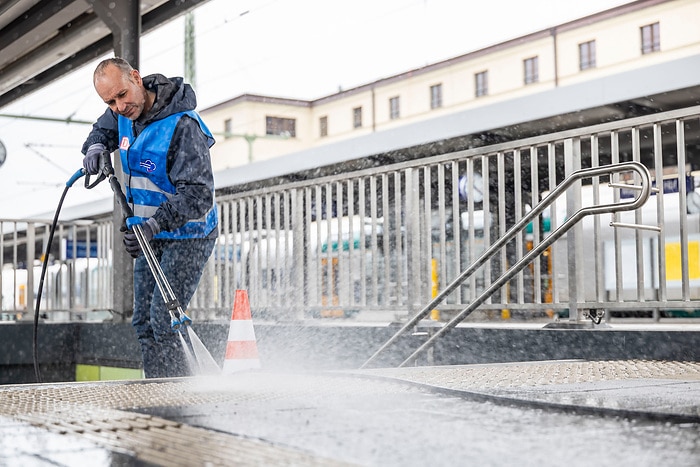 Frühjahrsputz am Hbf Magdeburg