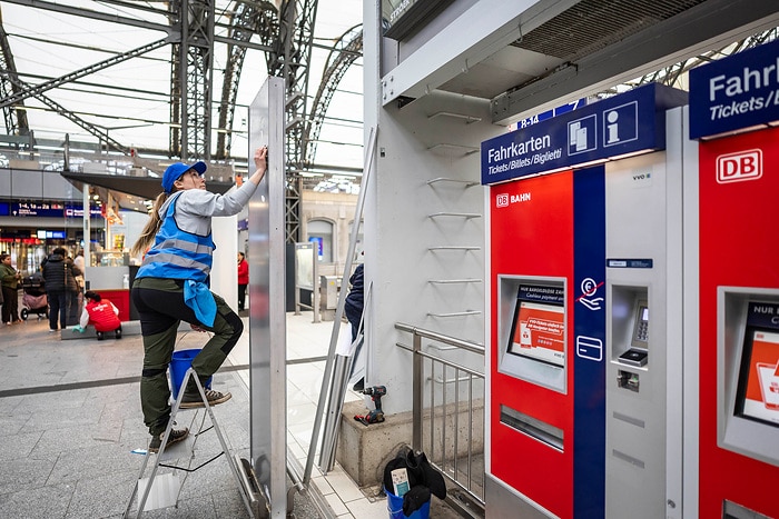 DB298539 Frühjahrsputz im Hbf Dresden