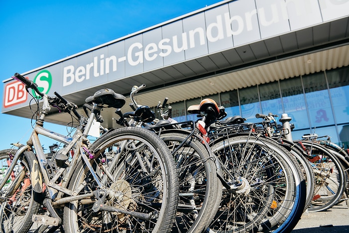 DB299111 Frühjahrsputz in Berlin-Gesundbrunnen