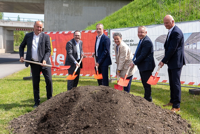 DB299382 Start für Bau eines neuen barrierefreien Bahnhofs in Leuna