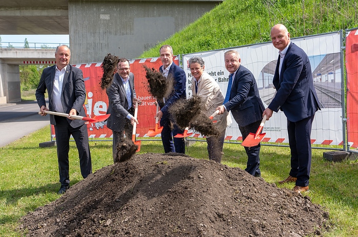 DB299384 Start für Bau eines neuen barrierefreien Bahnhofs in Leuna