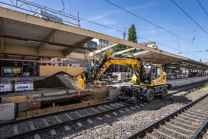 DB300492 