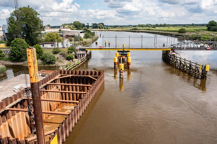 DB300782 Bau der neuen Huntebrücke Elsfleth