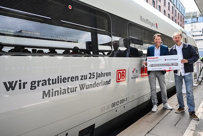 DB301354 ICE auf den Namen "Knuffingen" getauft