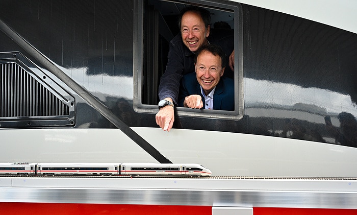DB301356 ICE auf den Namen "Knuffingen" getauft