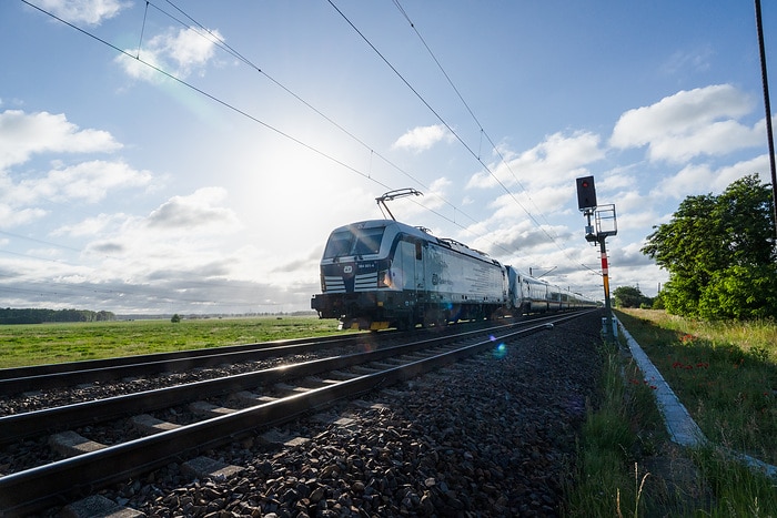 DB301993 Nach der Korridorsanierung rollen die Züge wieder