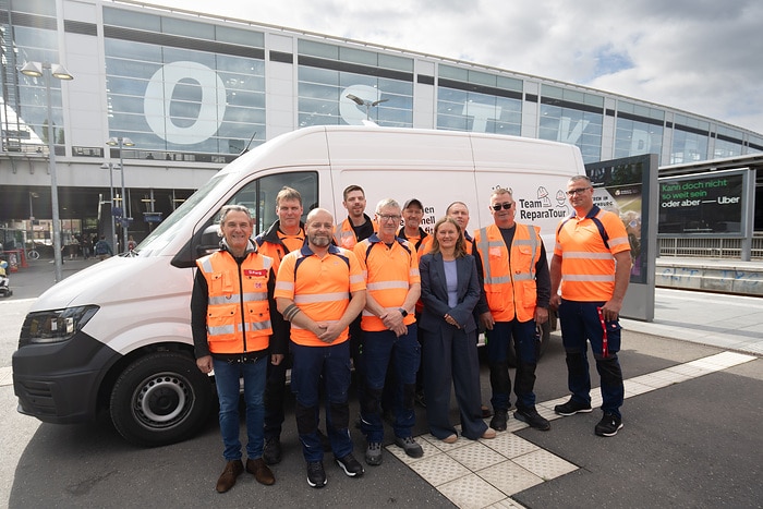 DB302055 Mobiles Handwerkerteam