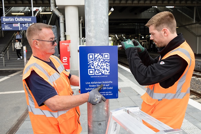 DB302115 Mobiles Handwerkerteam