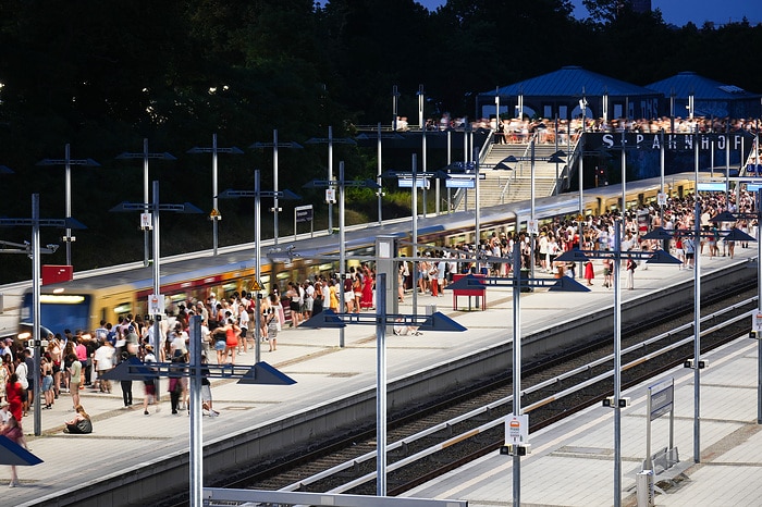 DB303245 Bahnhof Berlin Olympiastadion
