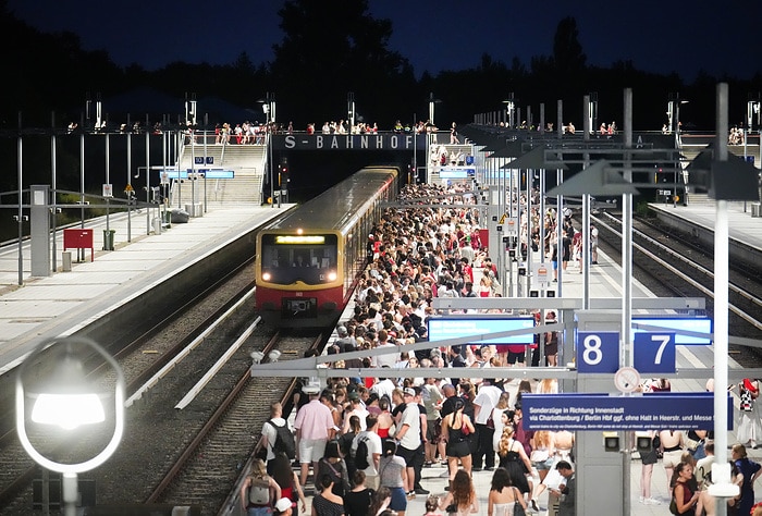 DB303246 Bahnhof Berlin Olympiastadion