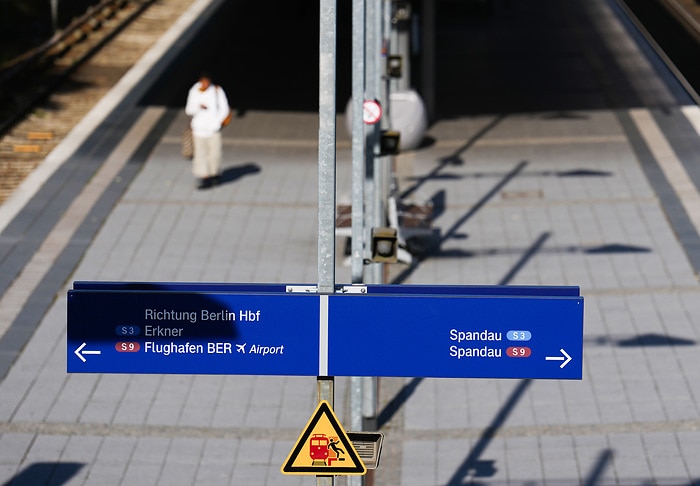 DB303542 Bahnhof Berlin Olympiastadion