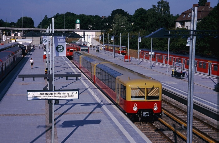 DB303549 S-Bahnhof Olympiastadion im Jahr 1999