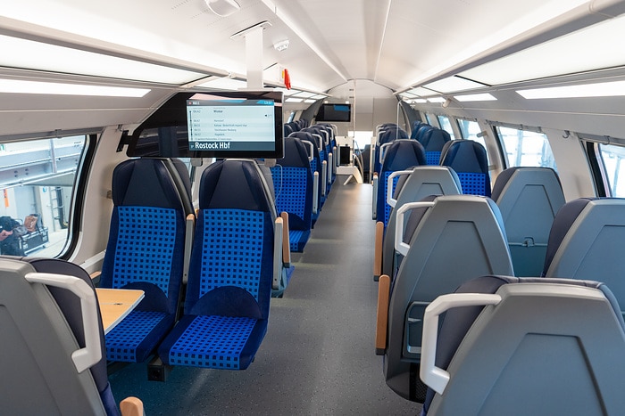DB303722 DB Regio Nordost präsentiert Neufahrzeug KISS