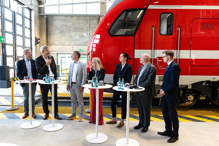 DB303725 DB Regio Nordost präsentiert Neufahrzeug KISS