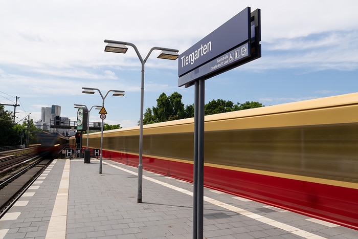 DB303991 Berliner S-Bahn auf der Stadtbahn