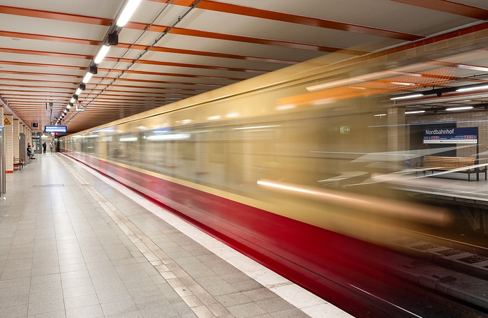 DB303994 Berliner S-Bahn auf der Nord-Süd-Strecke